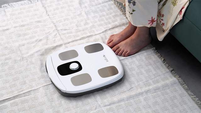 测：3频8电极+12项数据+97%准确率有点全面pg电子模拟器免费试玩InBody体脂秤H30评(图4)