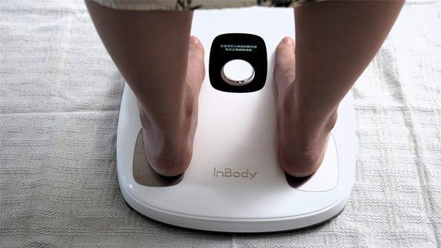 测：3频8电极+12项数据+97%准确率有点全面pg电子模拟器免费试玩InBody体脂秤H30评(图5)