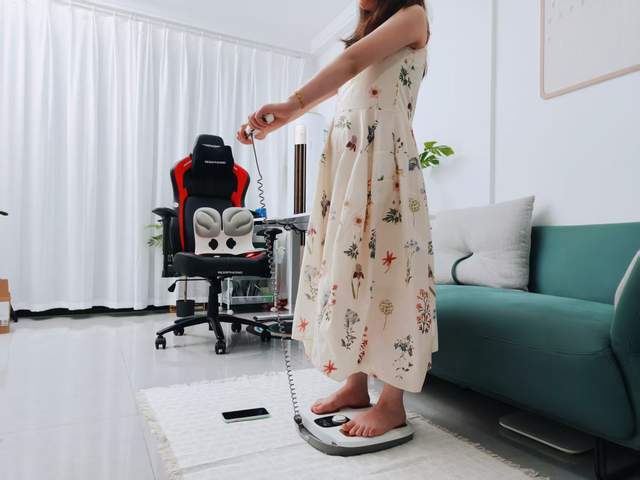 测：3频8电极+12项数据+97%准确率有点全面pg电子模拟器免费试玩InBody体脂秤H30评(图11)